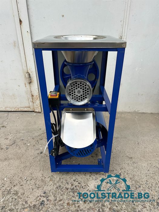 Професионална чугунена месомелачка 32 с двоен ремък,2.2kW електромотор
