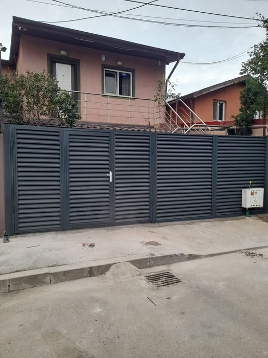 Construim garduri și porți stil jaluzea șipcă metalică tablă cutata