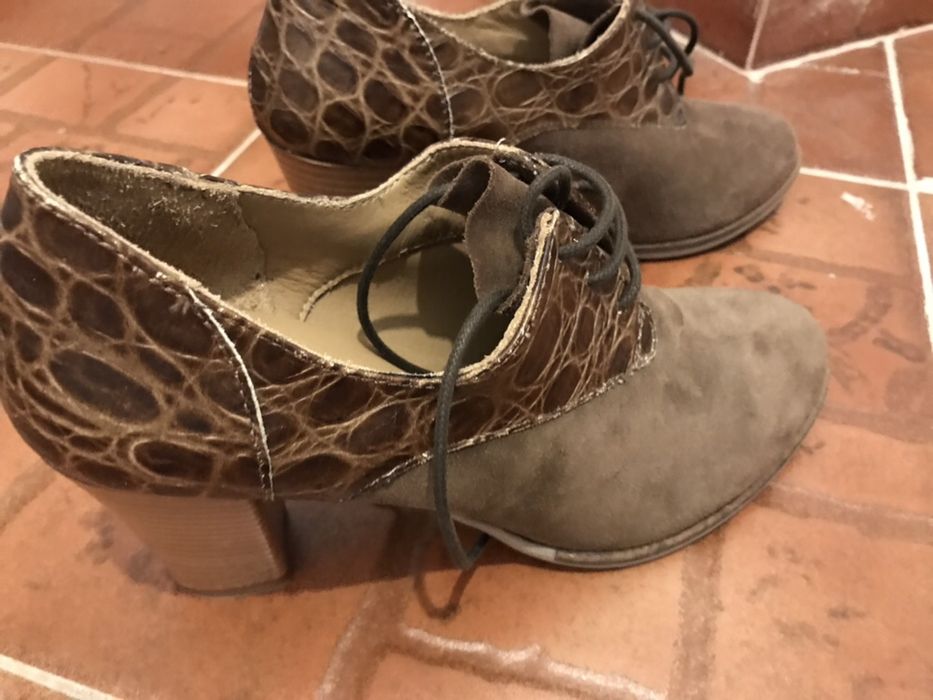 Vând ghete maro noi