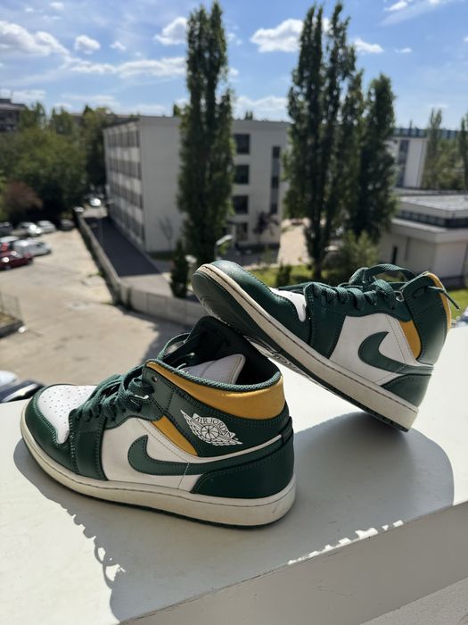Nike Jordan 1 Mid - Green & Yellow