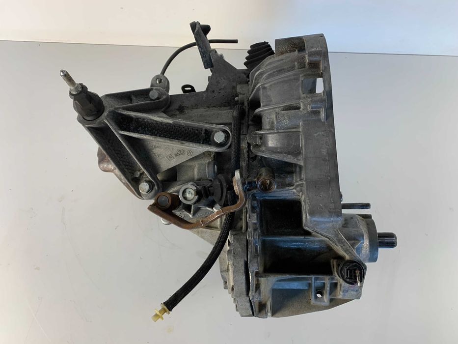 Скоростна кутия Dacia Sandero Logan Lodgy 1.4i 1.6i  К7МF7