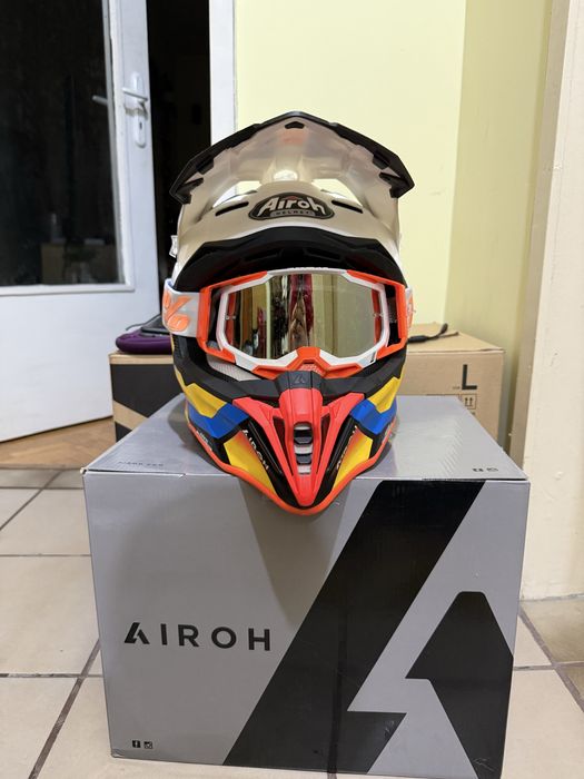 Airoh Strycker Glam Blue Matt, размер L,  с очила 100%.