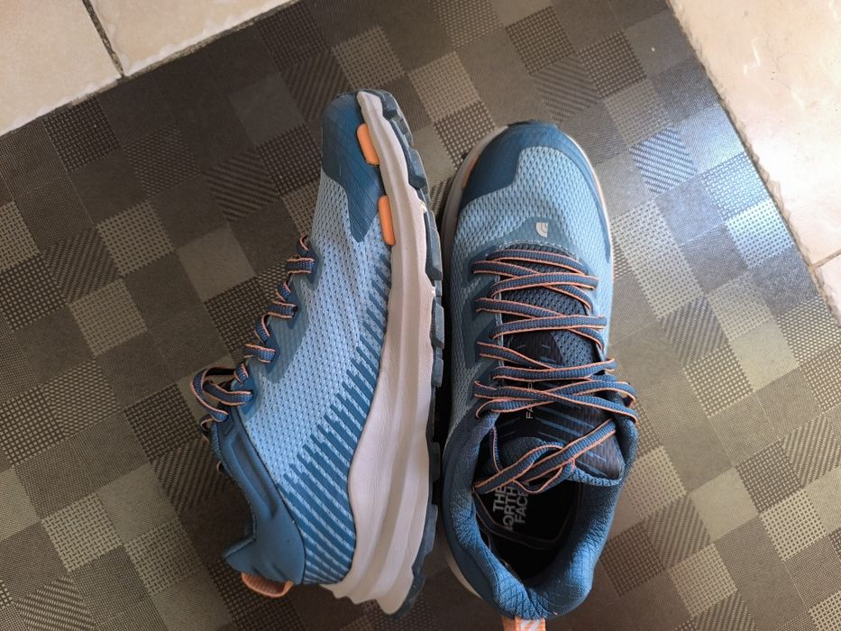 North face маратонки и Salewa туристически обувки