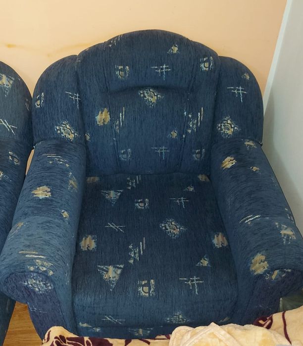 Canapea extensibila cu 3 locuri + 2 fotolii