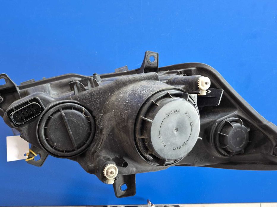 far dreapta Mercedes-Benz Vito W639,  an 2010-2015 A 639 820 19 61