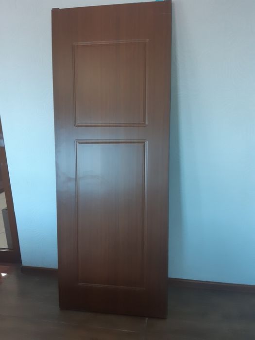 Продам межкомнатные двери 10 000