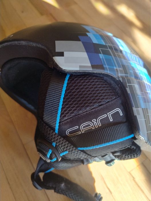 Каска 55/56 см и очила за зимни спортове