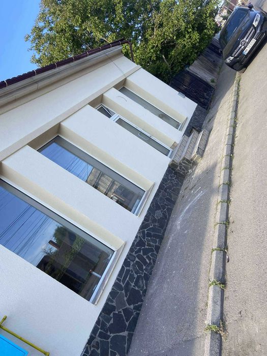 Închiriez spațiu comercial CENTRAL