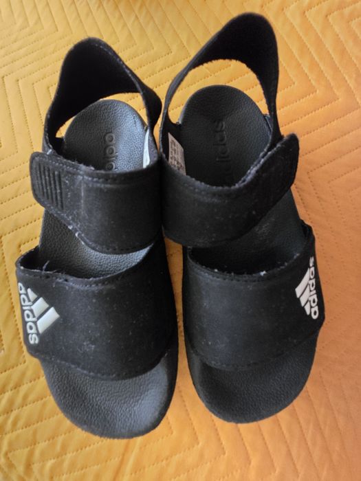 Сандали Adidas номер 32