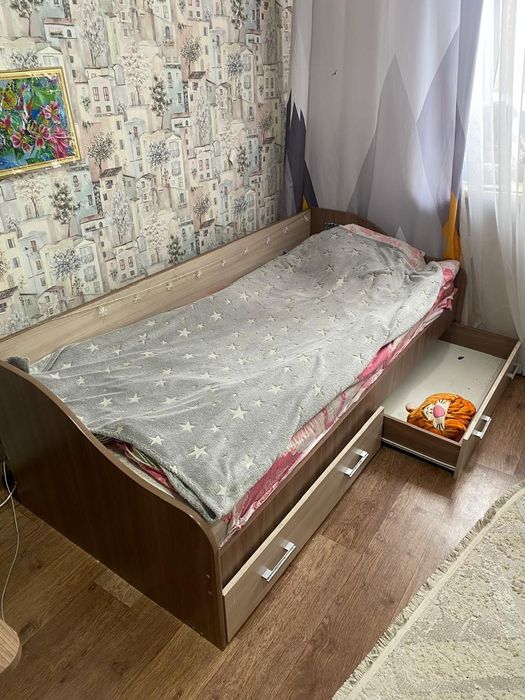 Продам кровать детскую