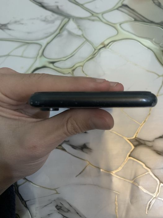 Iphone xr  qora holati ideal