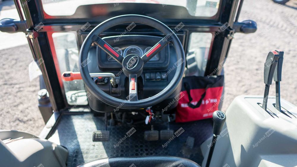 Tractor YTO 70 CP cu cabină / YTO NMF704C