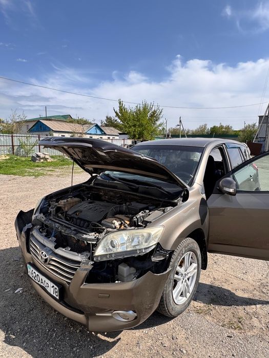 Toyota rav 4 2010 год