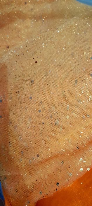 Продам ткани по 700тн за 1 метр.