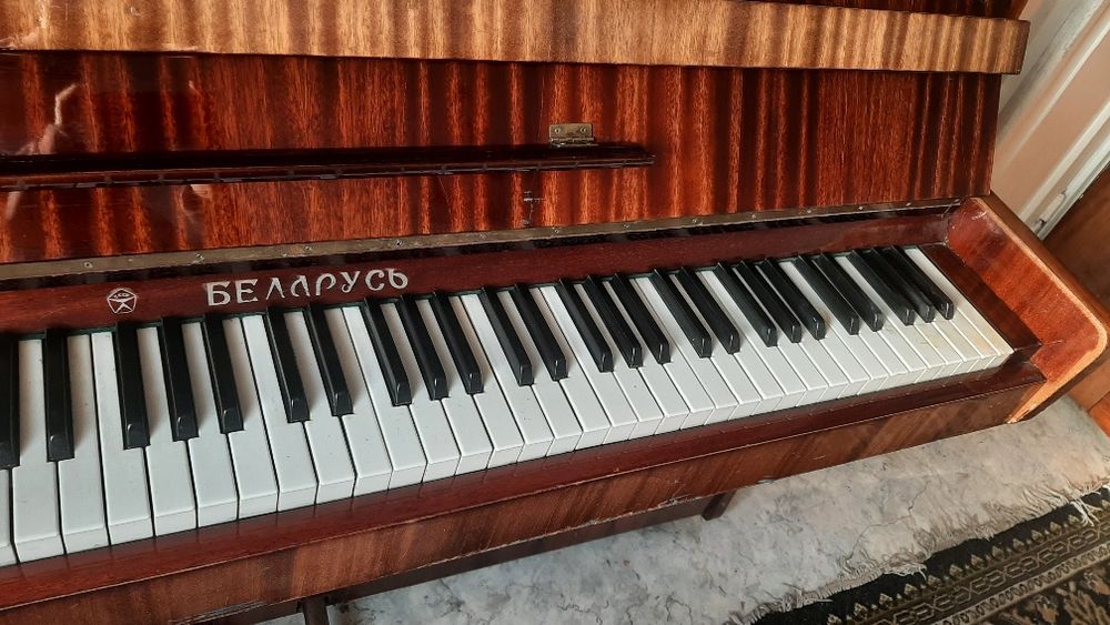 Срочно продаю фортепиано