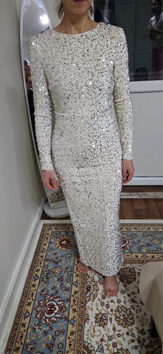 Вечернее белое платье обшитое паэтками