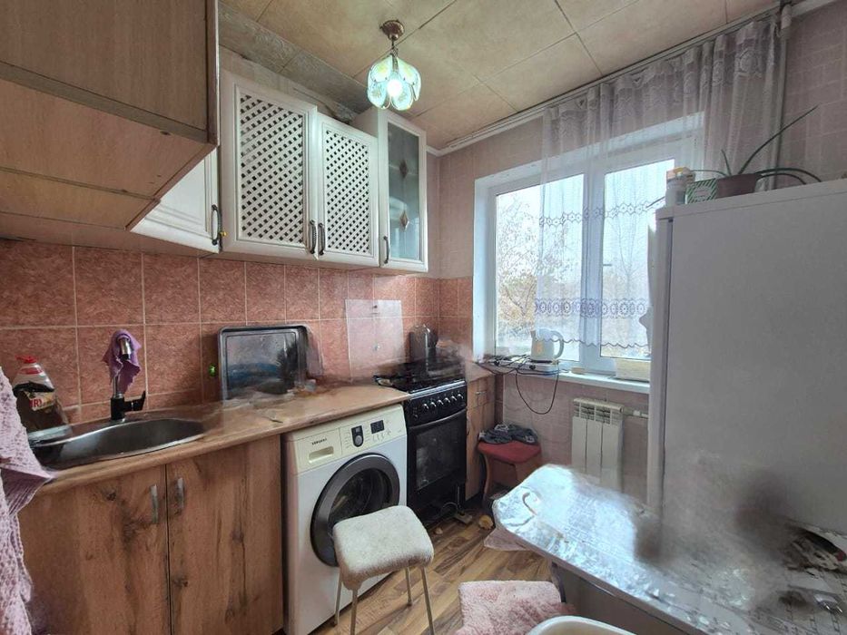 Продам 2 комн квартиру на 6 мкр