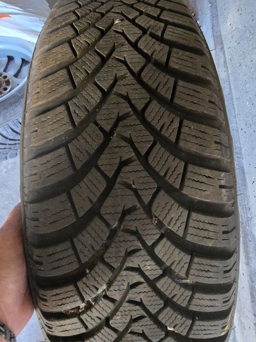 Cauciucuri 4x Falken Eurowinter HS01 SUV 215/65 R17 99H