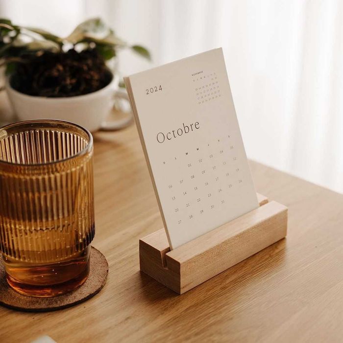 Креативные корпоративные календари из дерева, акрила, картона