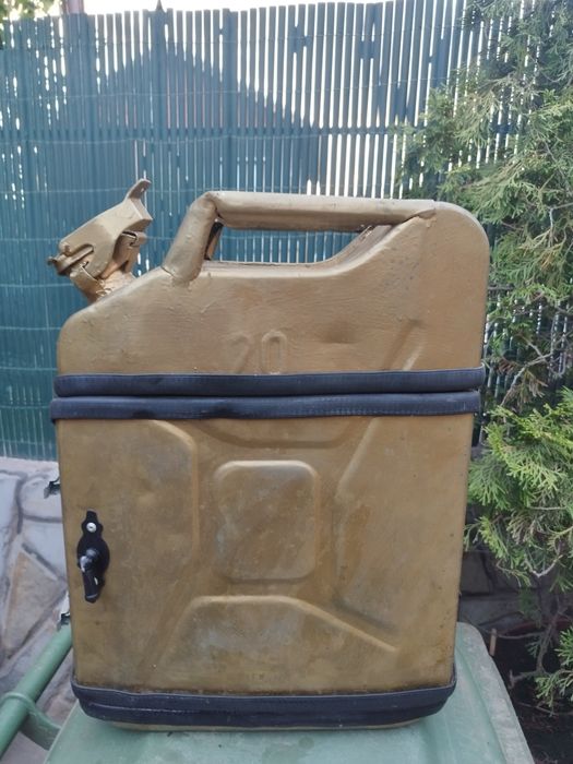 Стара туба направена на бар за алкохол