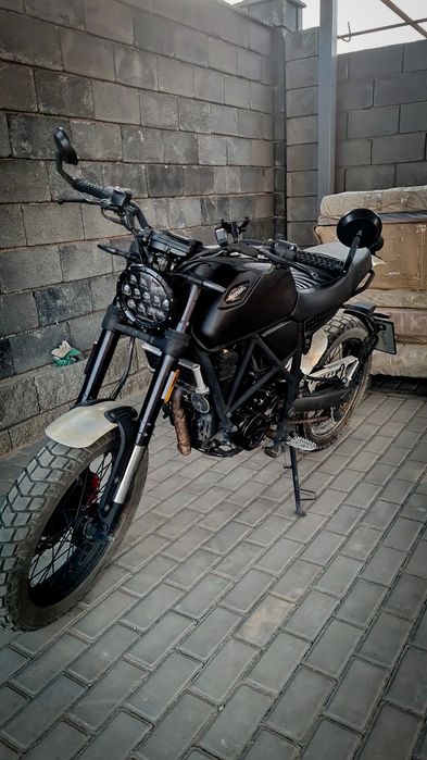 Мотоцикл minsk scr 250