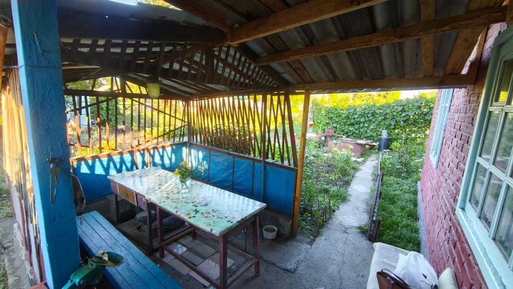 Продам дачу в районе гастронома Самал