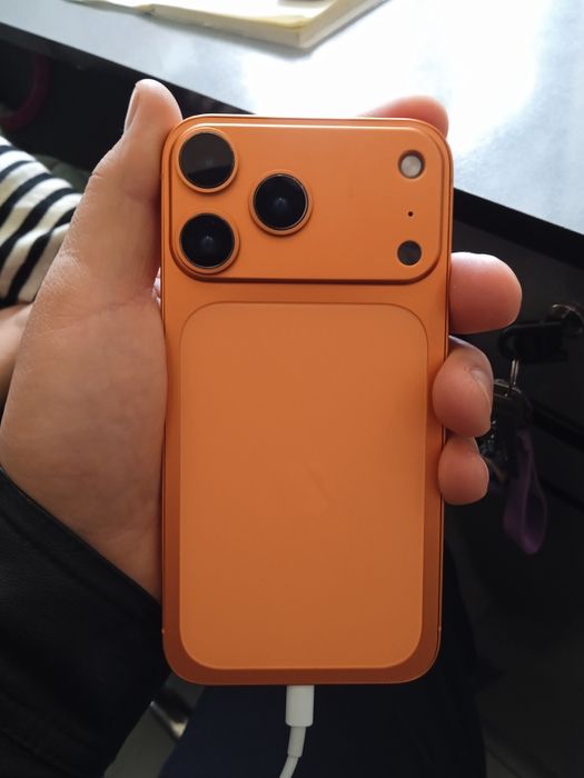 Iphone XR 17korpus quyilgan hamma joyi ishledi tru ton face ishledi