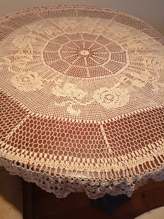 Нова голяма покривка за кръгла маса