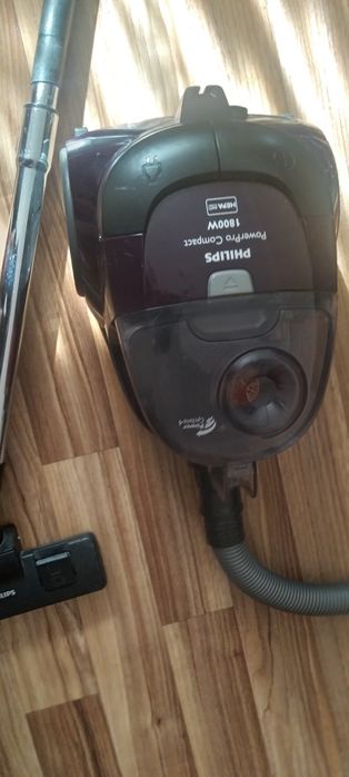 Пылесос Philips 1800 вт