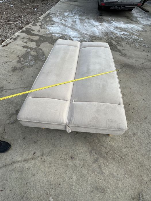 Бежов диван с функция сън