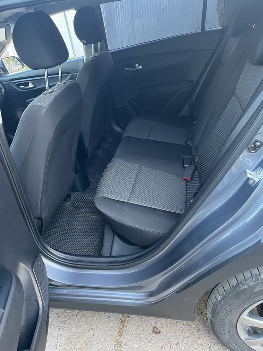 Продам авто Kia RIo X-Lain