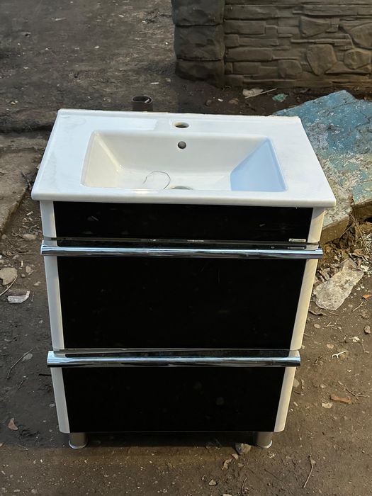умывалник с тумбочкой