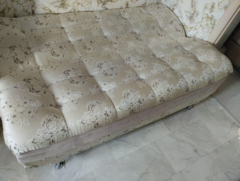 Продам Диван с кресло!