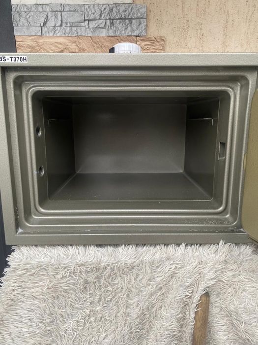 Продам сейф б/у TOPAZ