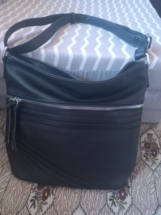 Дамска черна чанта