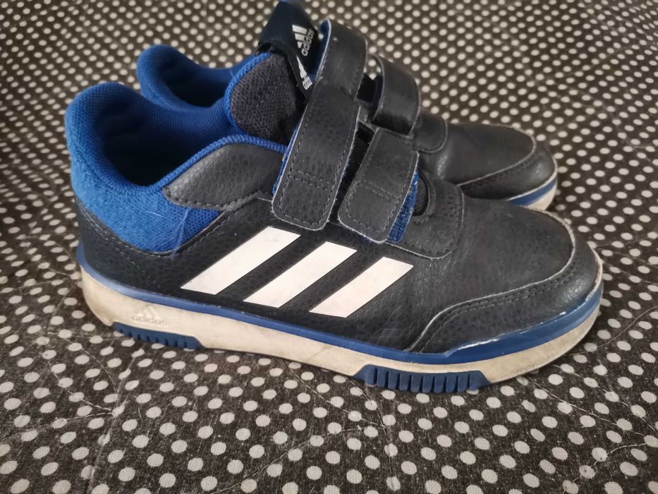 маратонки  Adidas + подарък