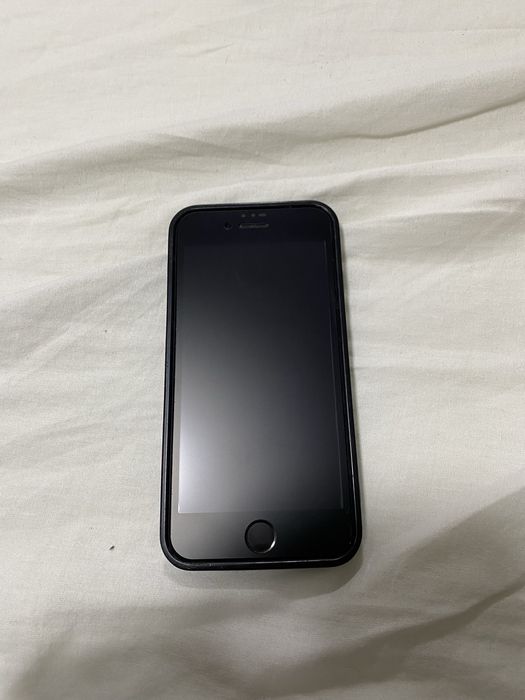 IPhone SE 2020 64гб