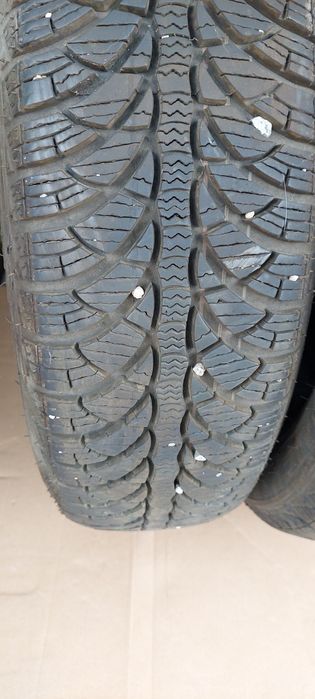 Pneuri Vară-İarnă în stare foarte bună !