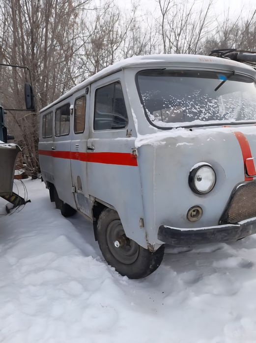 Автомобиль УАЗ-2206