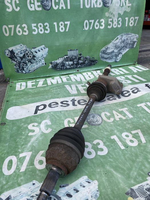 Planetară dreapta Opel Vivaro 1.6 dci 2016