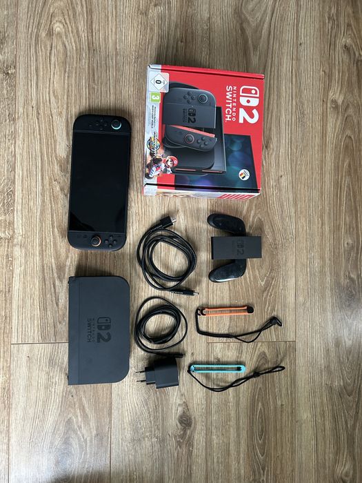 Nintendo switch 2 fiarte putin folost nicio zgrietura (il vînd cu controler si jocuri)