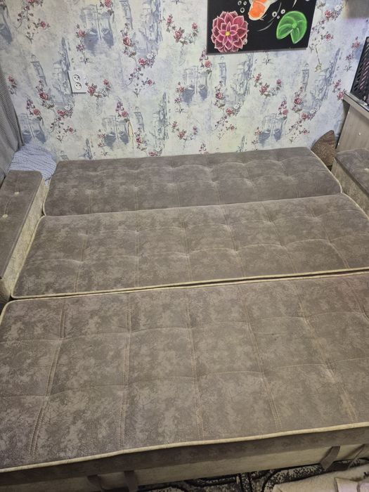 Продаю диван раскладной дельфин Б/у
