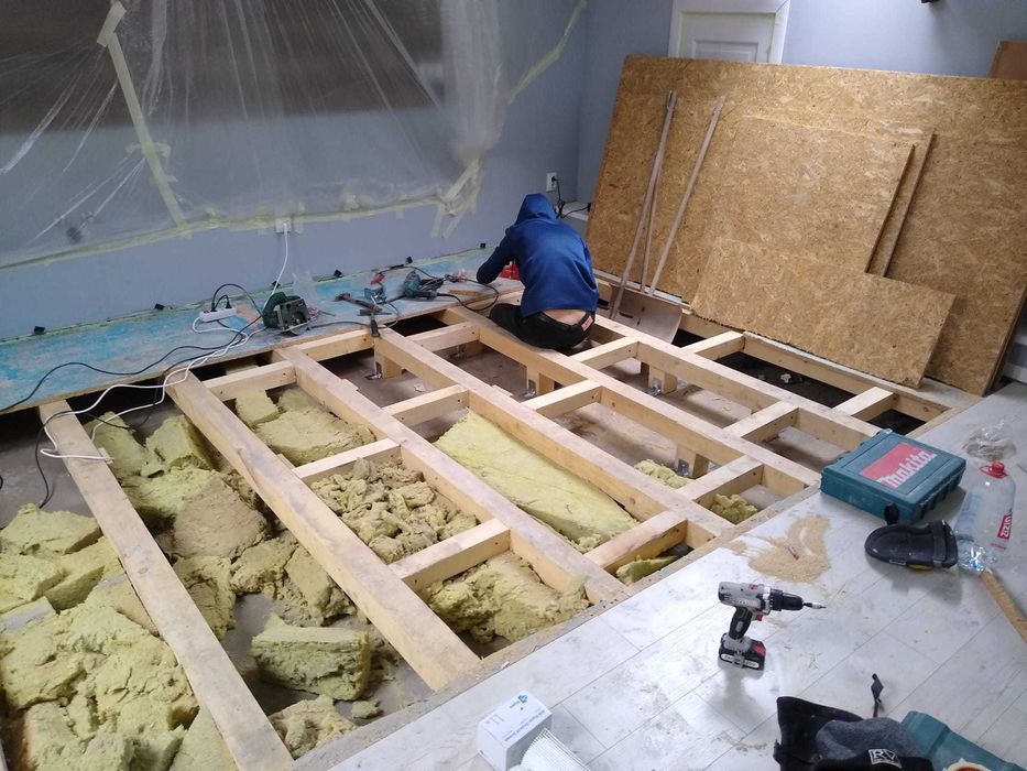 Interioare: gresie, parchet, zugrăveli, glet rigips, sanitare