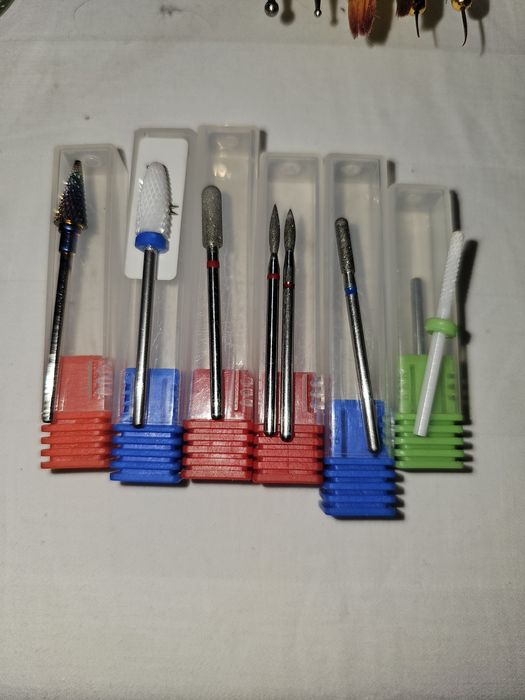 Маникюр и педикюр