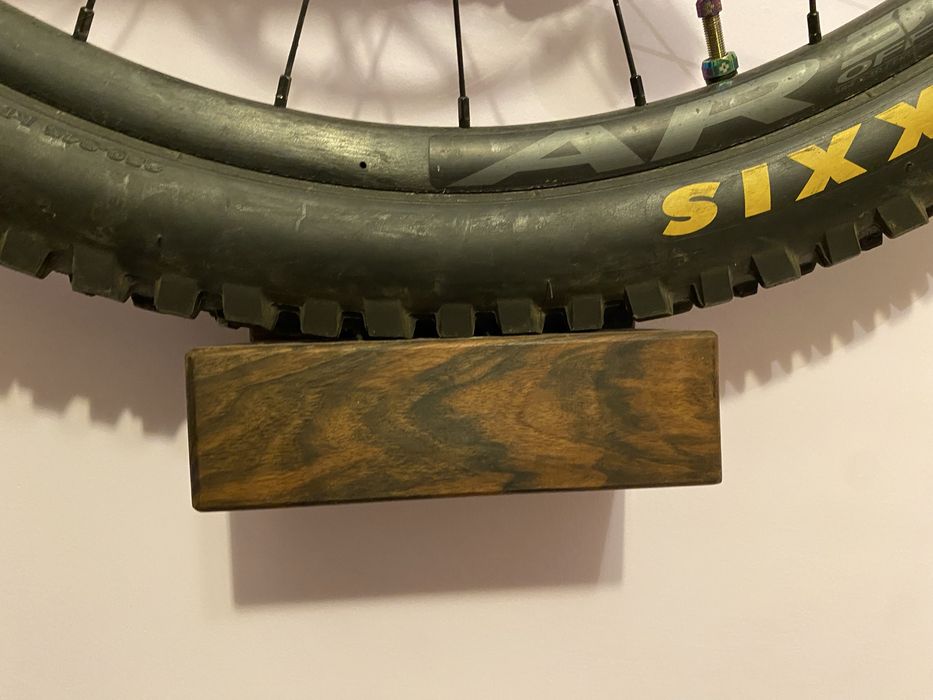 Suport biciclere/trotinete perete