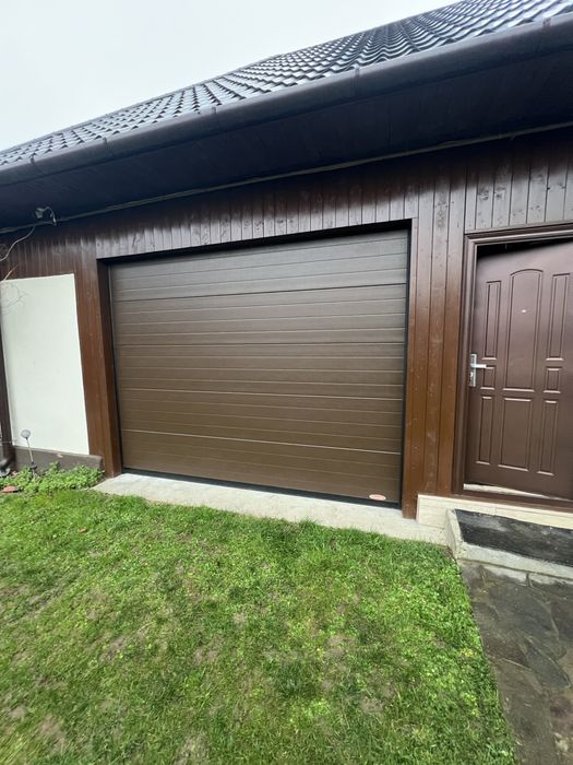 Usa garaj cu telecomanda