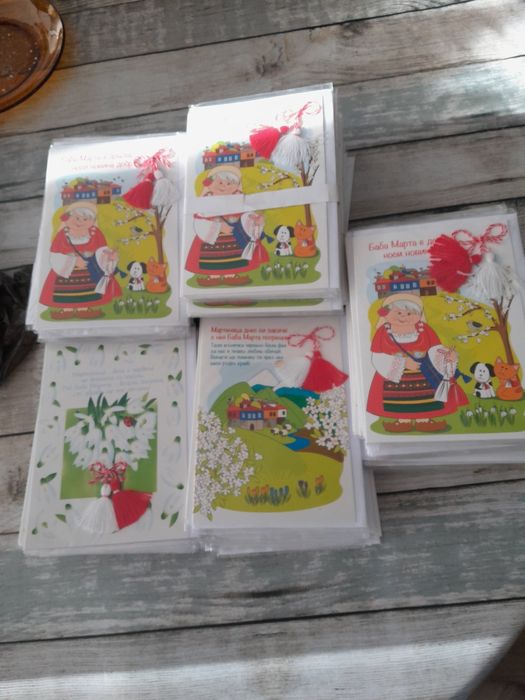 113 бр Мартеници с картички - чисто нови