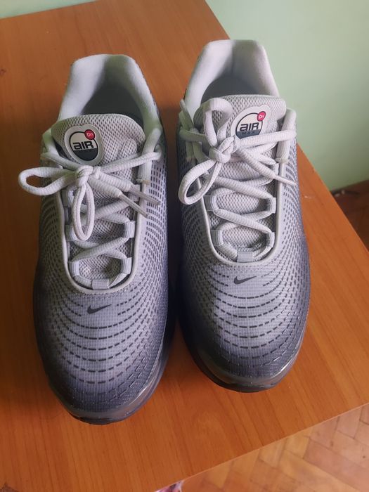 Vând adidași Nike DN