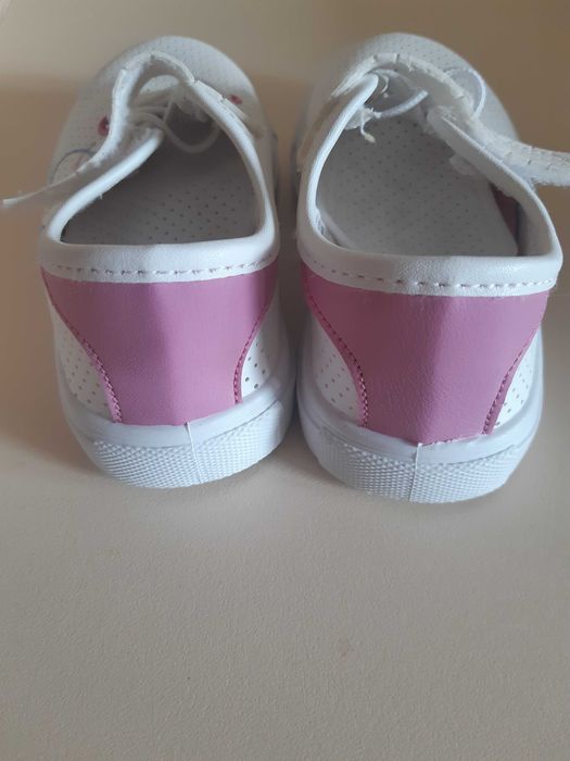 Обувки за момиче 23, 24 и 25 размер