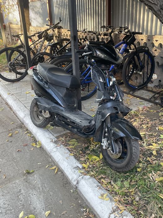 Продам 125 кубов скутер